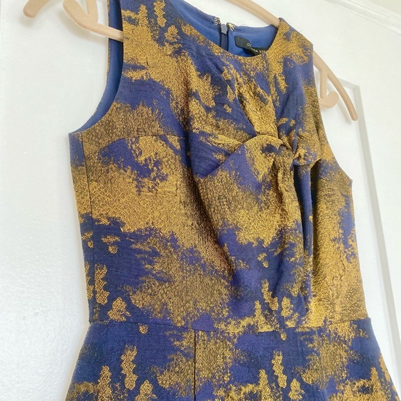 EUC Cynthia Steffe Shift Dress with Knot Detail - Picture 7 of 8